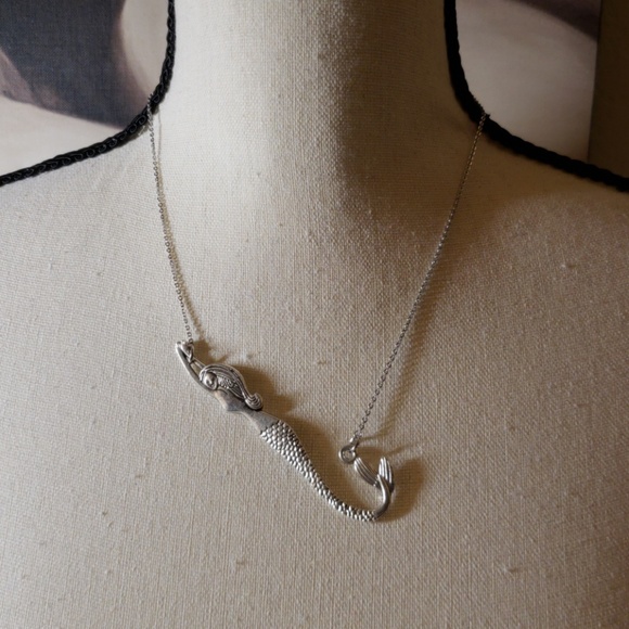 SOLD OUT Mermaid Necklace - Picture 2 of 7